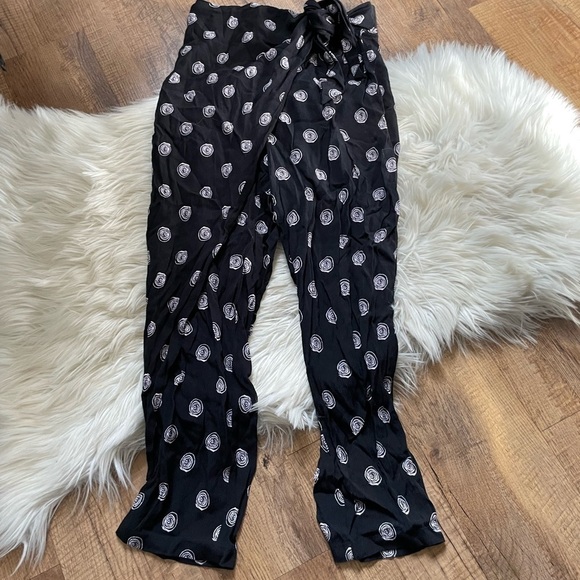 URBAN OUTFITTERS Tia Wrap Trousers - Picture 2 of 4